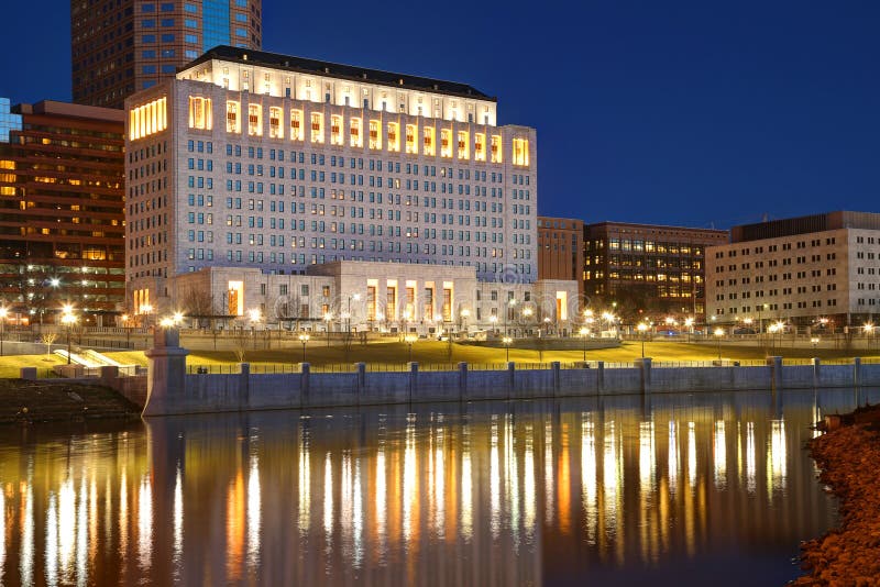 Columbus del centro, Ohio all'alba fotografia stock libera da diritti Columbus del centro, Ohio all'alba fotografia stock libera da diritti