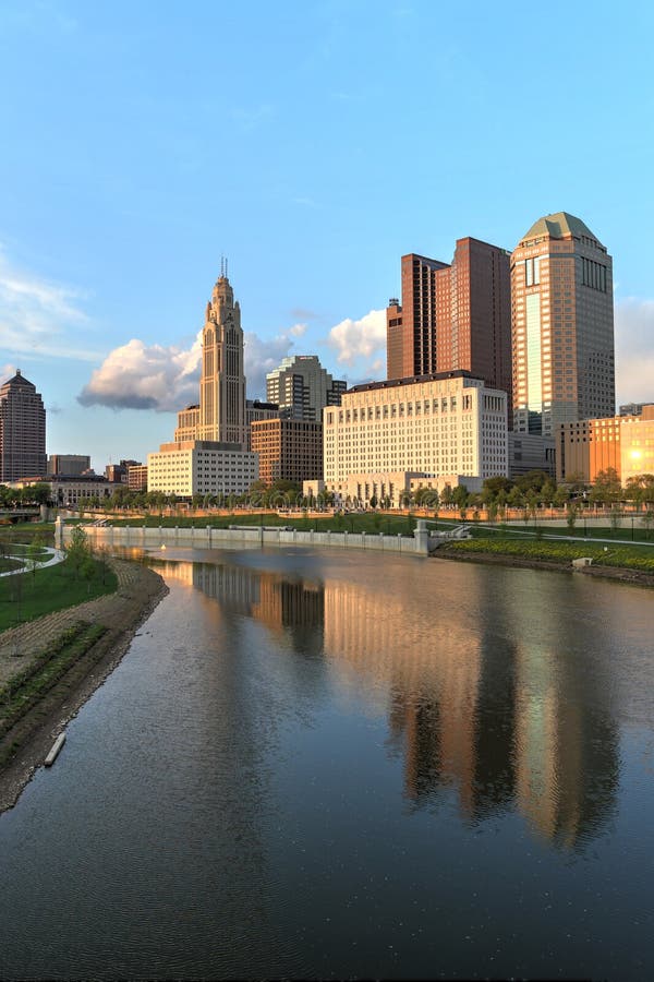 Columbus, Ohio at dawn stock photo. Image of night, bridge - 76732806