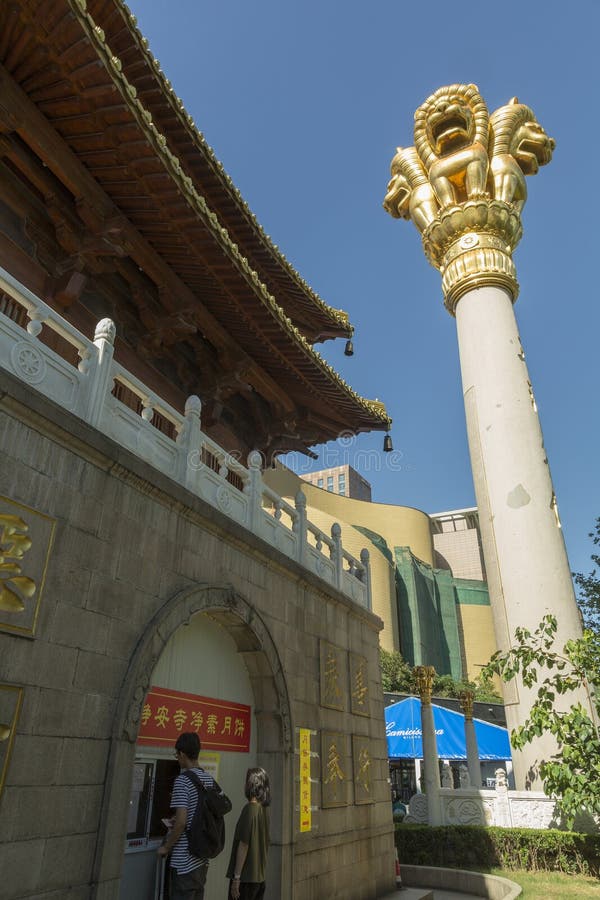 jing an temple door