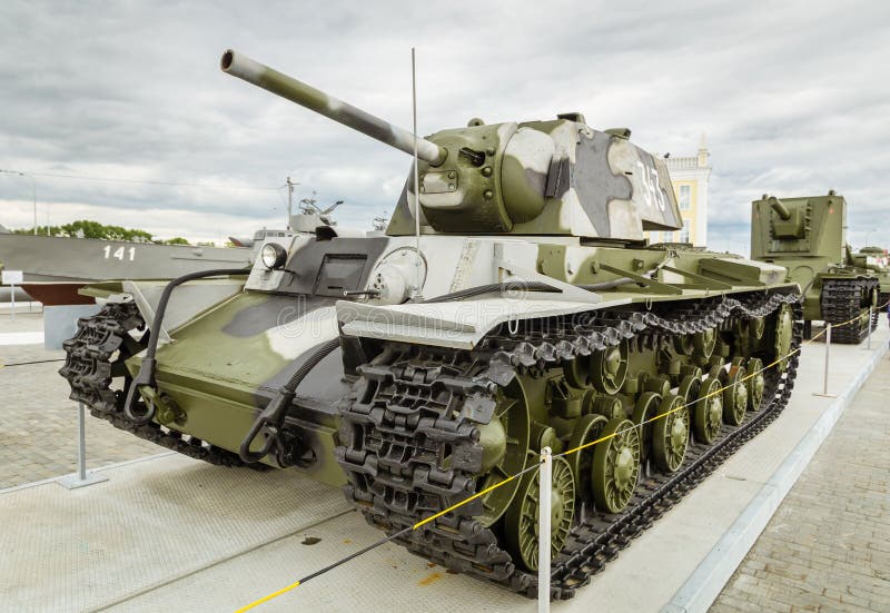 Combata o tanque soviético, uma exibição do museu militar-histórico, Ekaterinburg, Rússia fotos de stock Combata o tanque soviético, uma exibição do museu militar-histórico, Ekaterinburg, Rússia fotos de stock