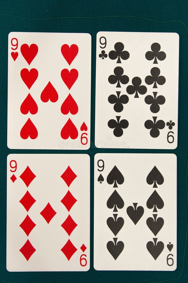 Combinación de cuatro cartas de juego diferentes