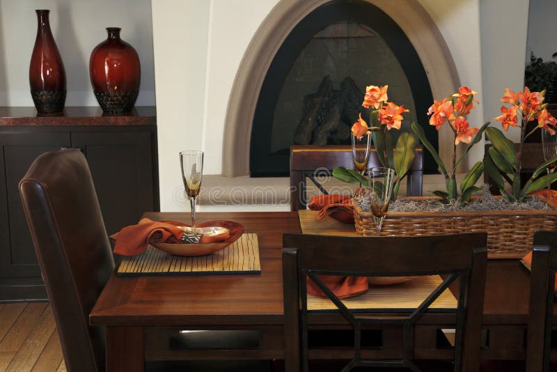 Comedor casero de lujo. imagen de archivo libre de regalías Comedor casero de lujo. imagen de archivo libre de regalías