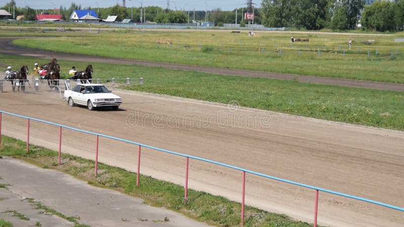 Começar da corrida de cavalos