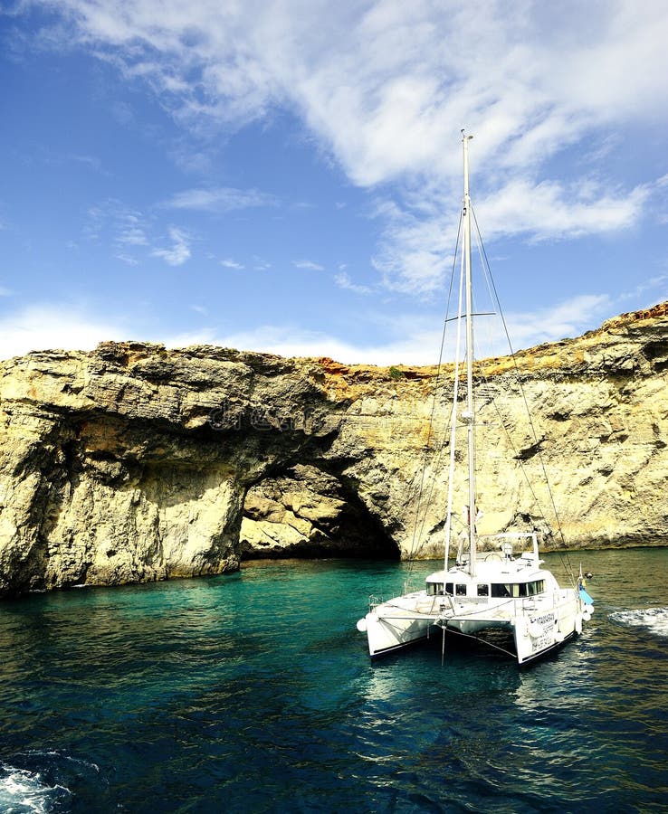 catamaran malta comino