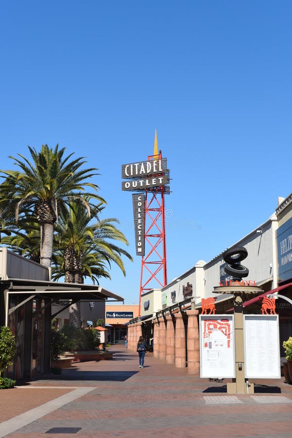 COMMERCE, CALIFORNIA - 26 FEB 2020: Citadel Outlet Mall Tower. Los Angeles Only Outlet Shopping ...