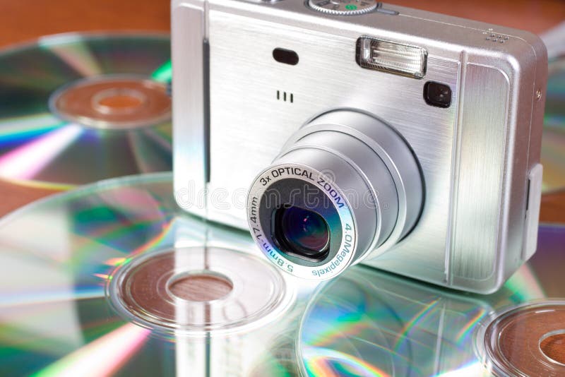 Compact digital camera and cd