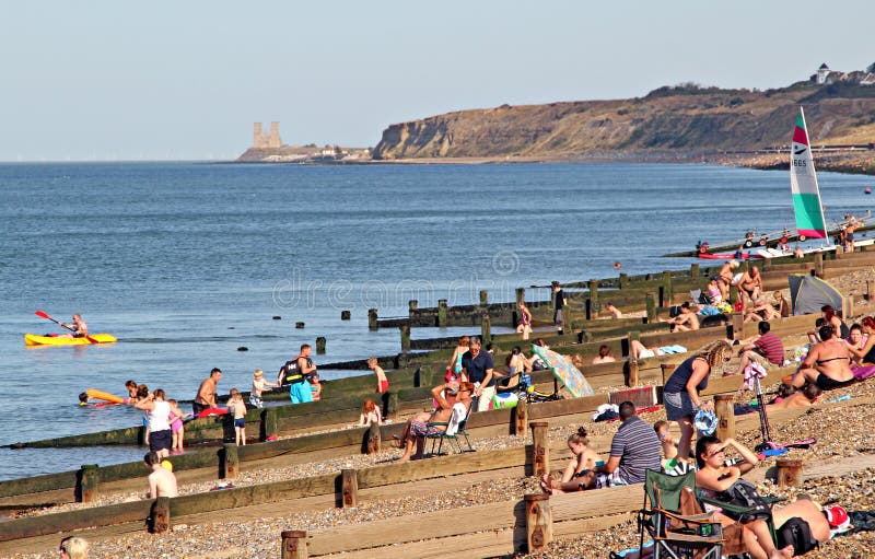Compartiment de Herne et tours de Reculver photographie stock libre de droits Compartiment de Herne et tours de Reculver photographie stock libre de droits