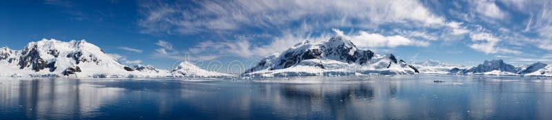 Compartiment de paradis, Antarctique - pays des merveilles glacial majestueux