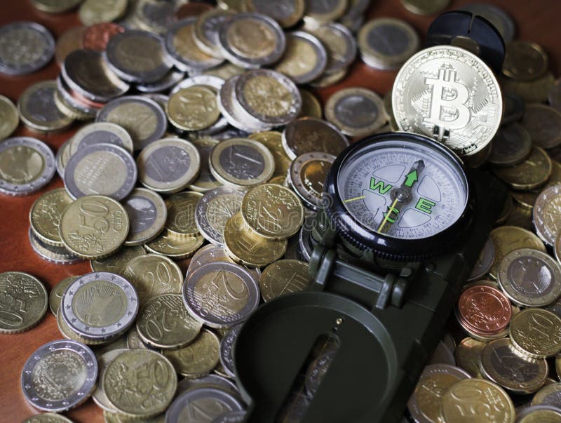 Compass e Bitcoin - trovare la strada immagini stock libere da diritti