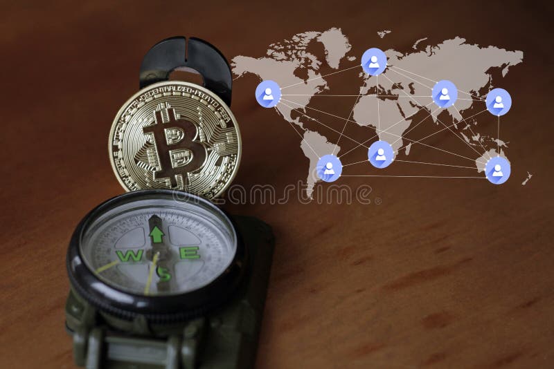 Compass e Bitcoin - trovare la strada fotografie stock libere da diritti