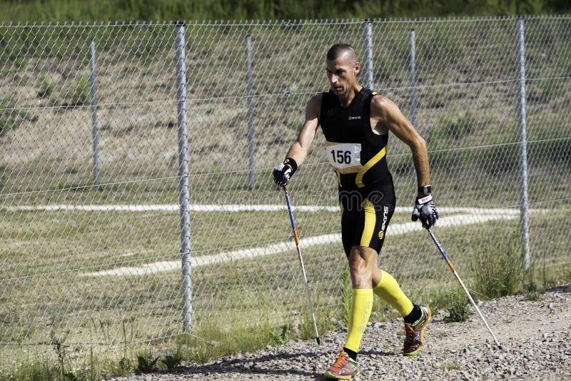 Competencia que camina del nordic imagen de archivo libre de regalías