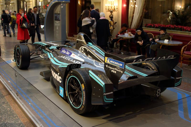 Ação Dos Carros Elétricos De Corrida Em Pista De Corrida Imagem Editorial -  Imagem de elétrico, outubro: 234354210