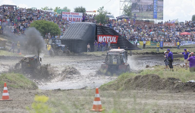 This Tractor-limo mix found in the Bizon Track Show in Russia :  r/shittylimos