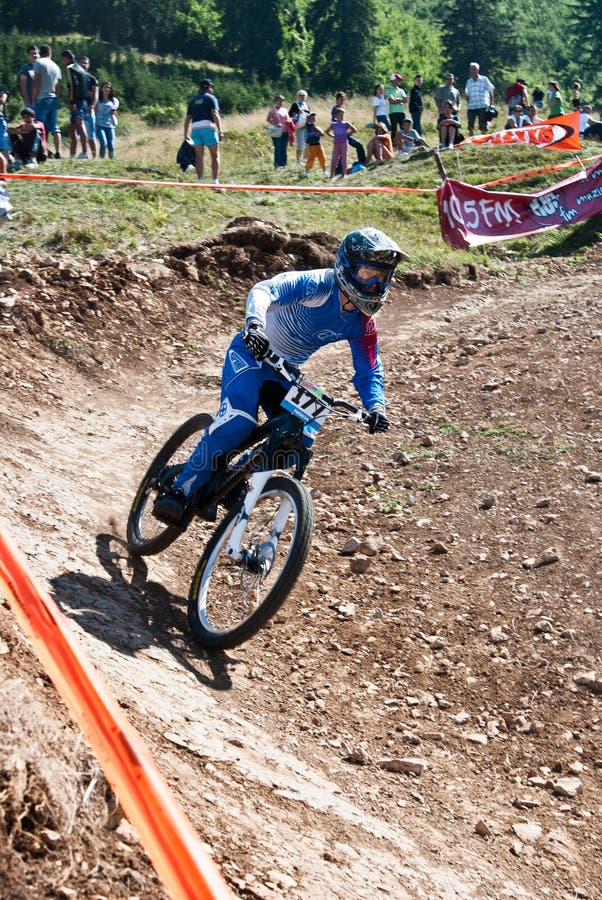 Competição de downhill - efeito de desfoque de movimento foto de stock