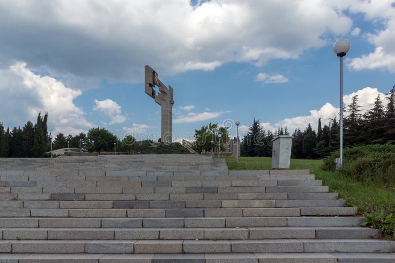 Complexe commémoratif les défenseurs de Stara Zagora dans la ville de Stara Zagora, Bulgarie image libre de droits Complexe commémoratif les défenseurs de Stara Zagora dans la ville de Stara Zagora, Bulgarie image libre de droits