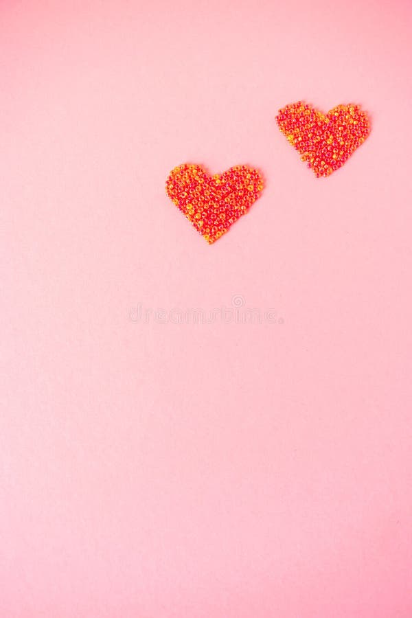 Composición Del Corazón Como Símbolo De Amor Dispuesto De Cuentas Rojas Sobre Fondo Rosa Para El Día De San Valentín Imagen de archivo - Imagen de lifestyle, nadie: 207770025 Composición Del Corazón Como Símbolo De Amor Dispuesto De Cuentas Rojas Sobre Fondo Rosa Para El Día De San Valentín Imagen de archivo - Imagen de lifestyle, nadie: 207770025