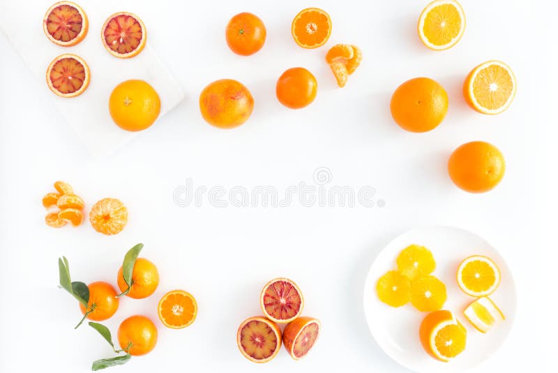 Composición de las naranjas de sangre, de las naranjas y de las clementinas imágenes de archivo libres de regalías Composición de las naranjas de sangre, de las naranjas y de las clementinas imágenes de archivo libres de regalías