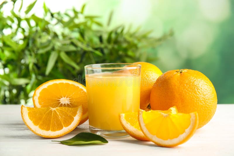Composition with orange juice and fresh fruit