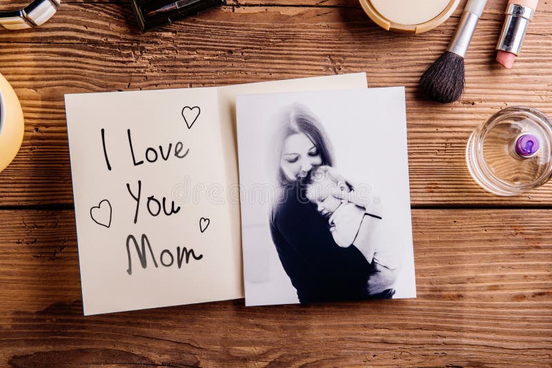 Composizione in giorno di madri Immagine in bianco e nero, cartolina d'auguri fotografia stock libera da diritti Composizione in giorno di madri Immagine in bianco e nero, cartolina d'auguri fotografia stock libera da diritti