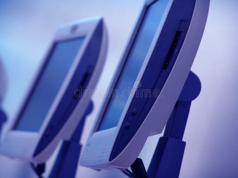 Computadores azuis foto de stock royalty free Computadores azuis foto de stock royalty free