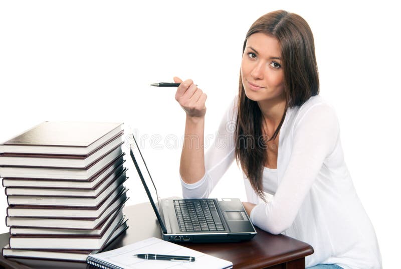 Computer portatile e penna funzionanti della donna di affari a disposizione