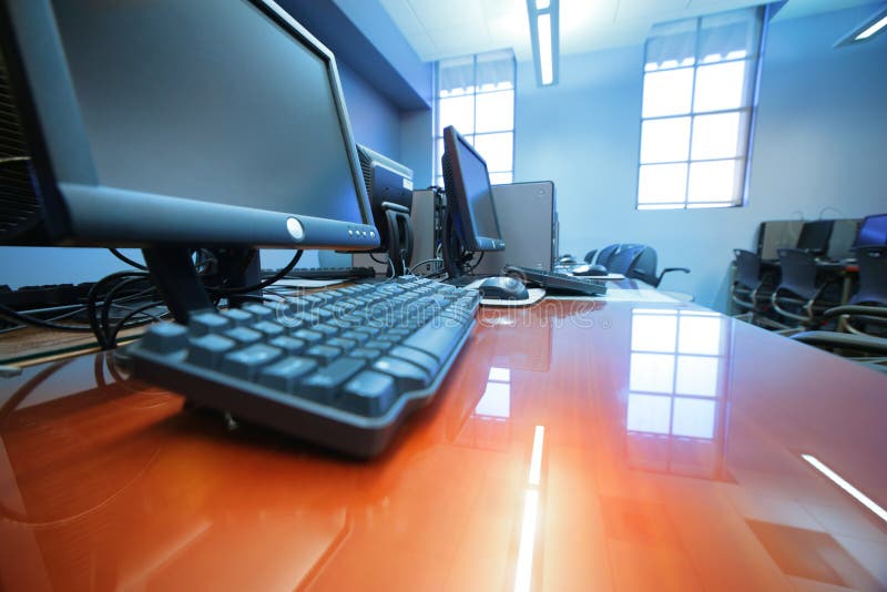 ComputerKlassenzimmer lizenzfreies stockbild