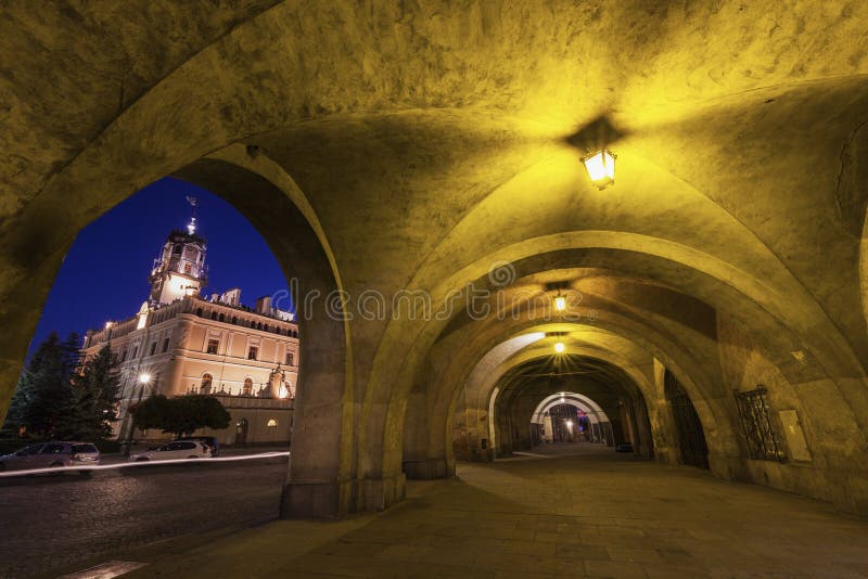 Comune sul quadrato del mercato in Jaroslaw fotografie stock Comune sul quadrato del mercato in Jaroslaw fotografie stock