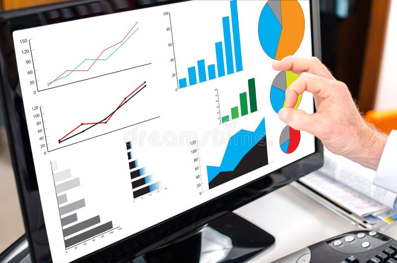 Conceito da análise gráfica em um monitor do computador fotografia de stock royalty free Conceito da análise gráfica em um monitor do computador fotografia de stock royalty free