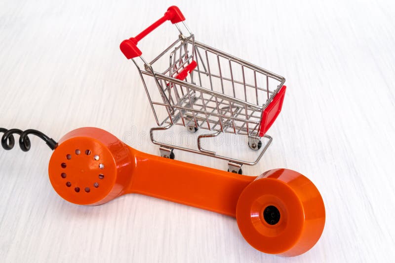 Conceito da venda por correspondência de Telesales imagem de stock Conceito da venda por correspondência de Telesales imagem de stock