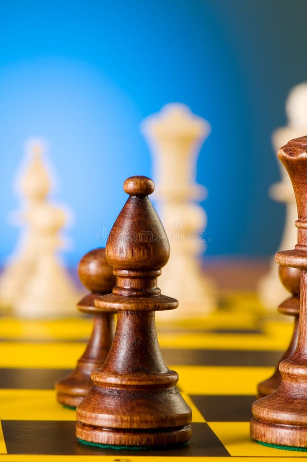 Conceito da xadrez com partes imagens de stock