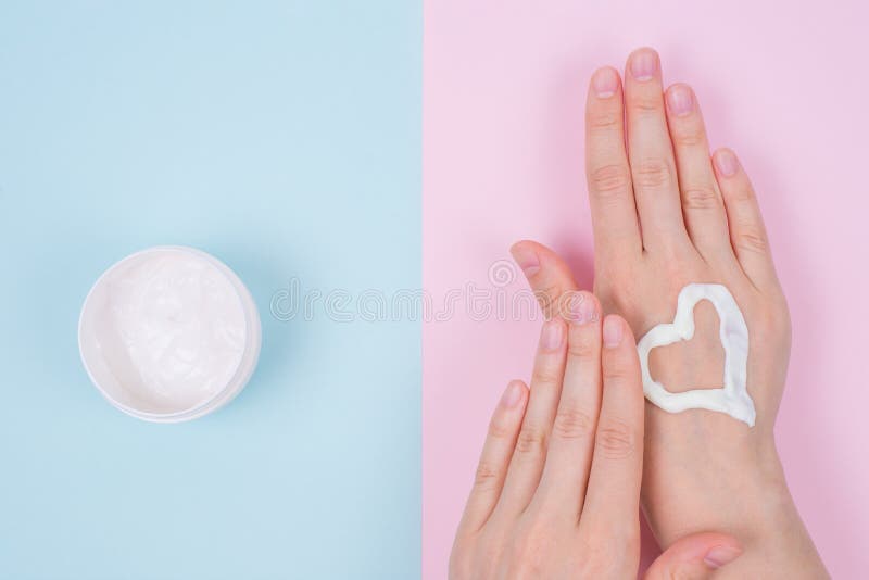 Conceito de nutrição natural da unha do dedo claro limpo Acima do fim colocado liso flatlay aéreo superior do ângulo alto acima d imagens de stock Conceito de nutrição natural da unha do dedo claro limpo Acima do fim colocado liso flatlay aéreo superior do ângulo alto acima d imagens de stock