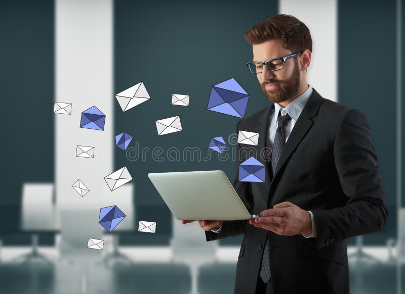Conceito do boletim de notícias do email imagens de stock royalty free Conceito do boletim de notícias do email imagens de stock royalty free