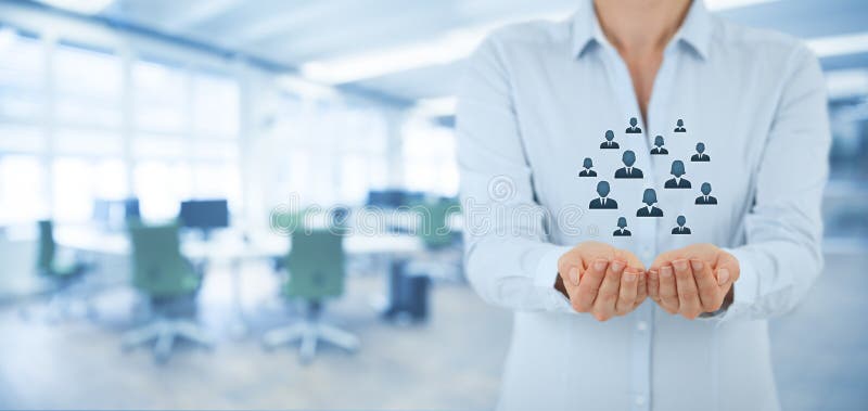 Conceito do cuidado do cliente ou dos empregados fotografia de stock Conceito do cuidado do cliente ou dos empregados fotografia de stock