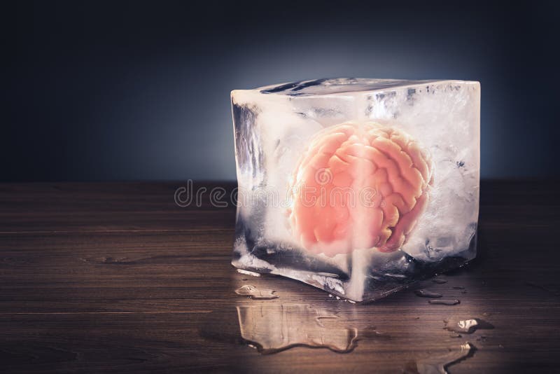 Conceito do gelo do cérebro com iluminação dramática