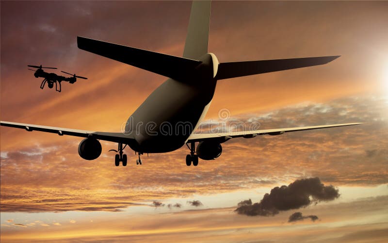 Conceito do impacto de Airplace do zangão - zangão que voa perto do avião fotos de stock Conceito do impacto de Airplace do zangão - zangão que voa perto do avião fotos de stock