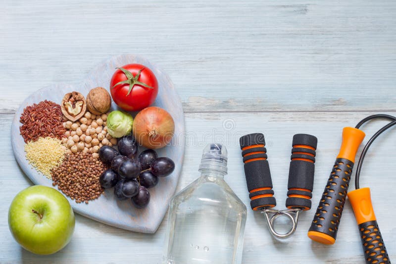 Conceito saudável do estilo de vida com dieta e aptidão foto de stock Conceito saudável do estilo de vida com dieta e aptidão foto de stock