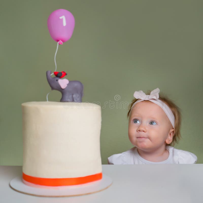 baby face - Decorated Cake by Julie Manundo - CakesDecor