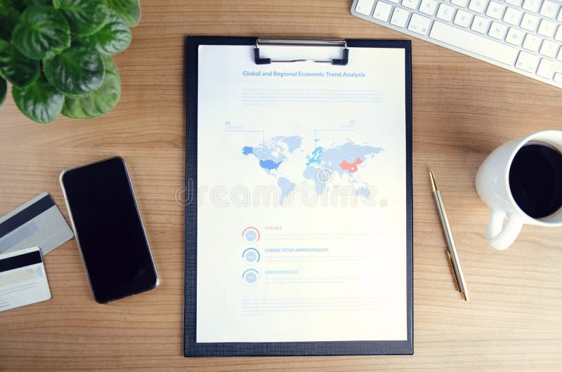 Concept d'entreprise de bureau avec rapport financier image stock