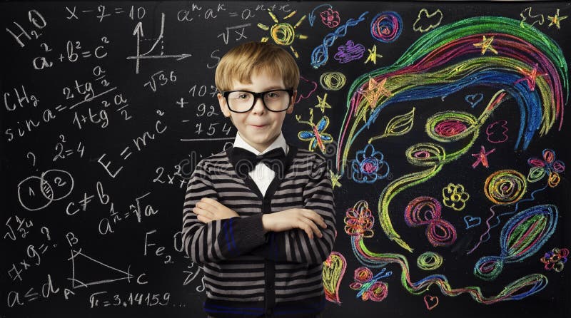 Concept d'éducation de créativité d'enfant, enfant apprenant Art Mathematics