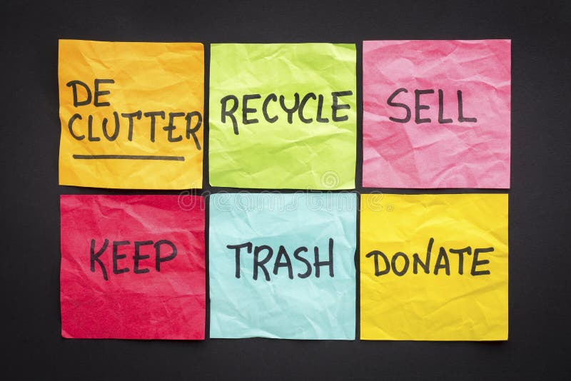 Concept de Declutter sur les notes collantes image stock Concept de Declutter sur les notes collantes image stock