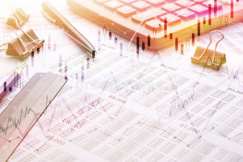 Concept de finances et d'opérations bancaires Livre de comptes d'économie de banque pour des finances d'affaires avec le stylo L' photographie stock Concept de finances et d'opérations bancaires Livre de comptes d'économie de banque pour des finances d'affaires avec le stylo L' photographie stock