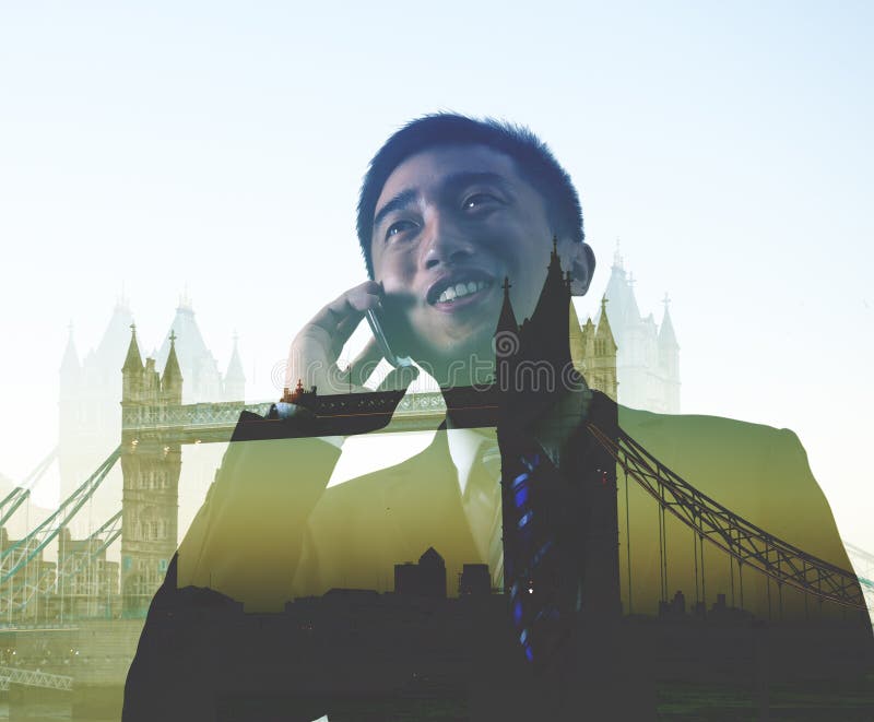 Concept de Londres de voyage d'affaires d'On The Phone d'homme d'affaires photo stock Concept de Londres de voyage d'affaires d'On The Phone d'homme d'affaires photo stock
