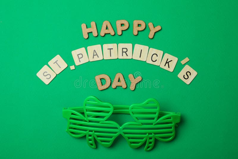 Concept ' happy stpatricks day on green background ' royalty-vrije stock fotografie