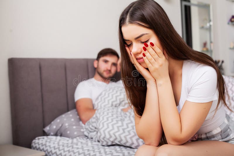 Concept malheureux de m?nages mari?s et de probl?mes sexuels photographie stock Concept malheureux de m?nages mari?s et de probl?mes sexuels photographie stock