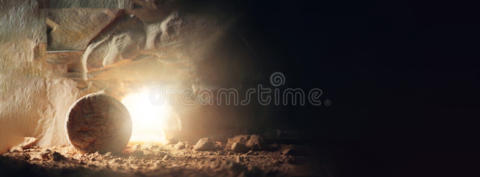 Concept van christelijk ooster. herrijzenis van jesus christ. lege tomb van jesus met licht. geboren om te sterven geboren in opko Concept van christelijk ooster. herrijzenis van jesus christ. lege tomb van jesus met licht. geboren om te sterven geboren in opko