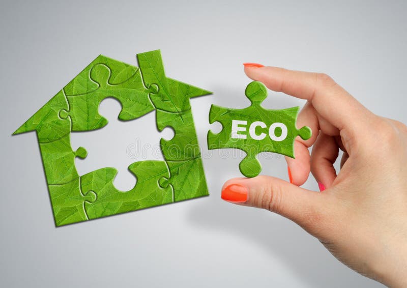 Concept van het Eco het vriendschappelijke die huis, huis van groen raadsel wordt gemaakt