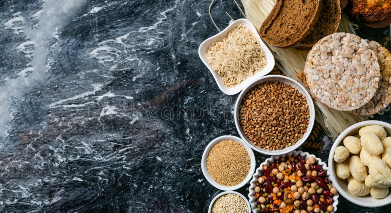 Concept van het gluten het vrije dieet - selectie van korrels en koolhydraten voor mensen met glutenonverdraagzaamheid stock afbeelding Concept van het gluten het vrije dieet - selectie van korrels en koolhydraten voor mensen met glutenonverdraagzaamheid stock afbeelding