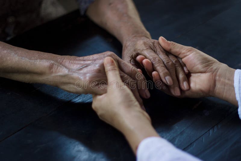 Concepto de alzheimer y parkinson, pérdida de memoria debido a demencia, pacientes de edad avanzada con enfermería en el hogar foto de archivo