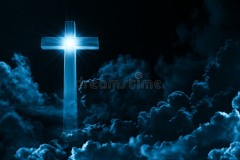Concepto de cruz brillante de la religión cristiana en el fondo del cielo nocturno nublado Cielo oscuro con la cruz y la nube Bri