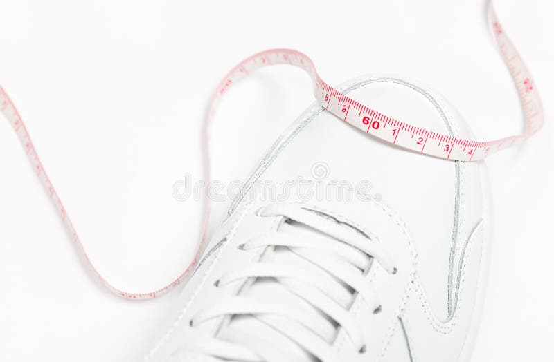 Concepto De La Cintura De 60 Cm Imagen De Archivo Imagen De Zapato Deporte